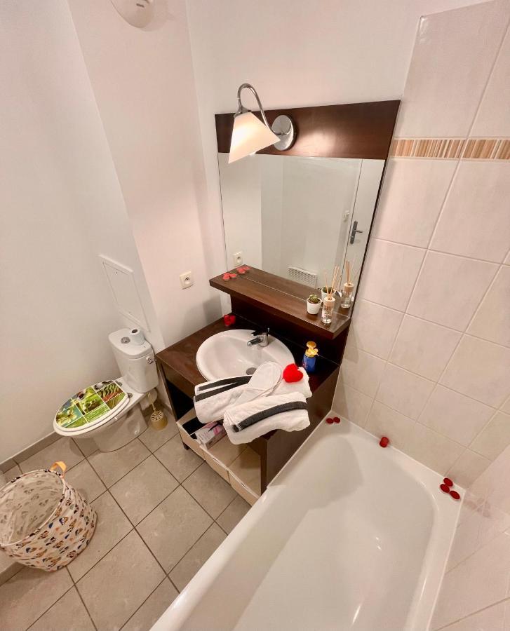 5 Min From Disneyland Cozy Retreat Apartment Montevrain Exterior photo